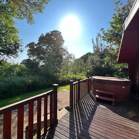 Mallard Lodge - Arscott Lodges Shrewsbury Exterior photo